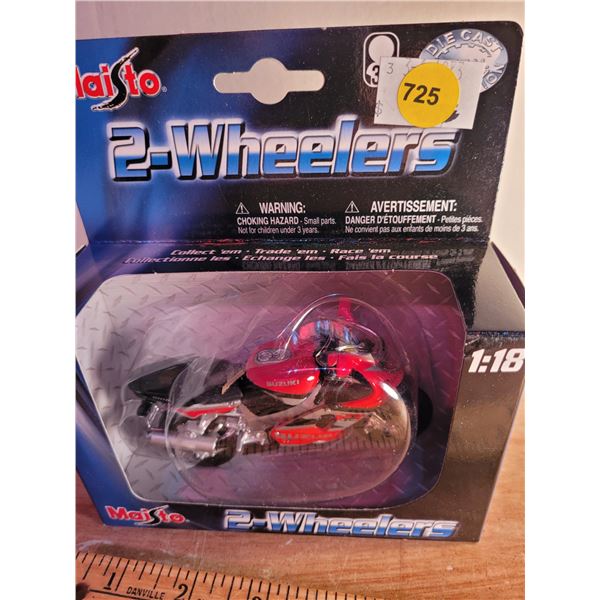 1:18 Suzuki 2 wheelers NIB 2001