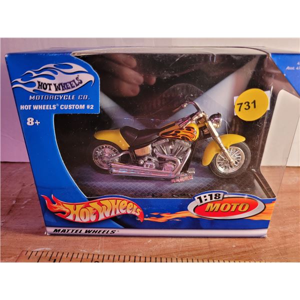 1:18 Hot Wheels Custom #2 Hot Wheels Motorcycle NIB 2002