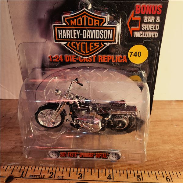 1:24 Harley Davidson 2001 FXSTS Springer Softail NIB 2002