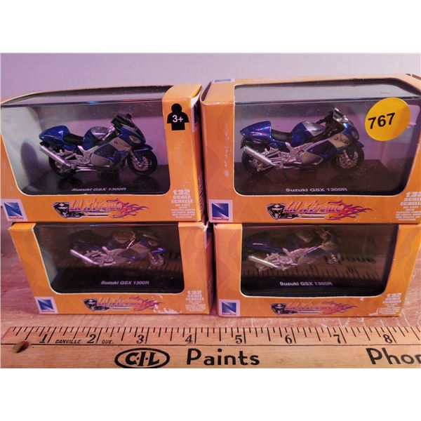 Group of 4 1:32 Suzuki Lil X'treme Motorcycles NIB