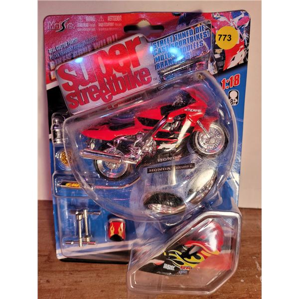 1:18 Honda Super Streetbike - Bikes Gone Wild NIB