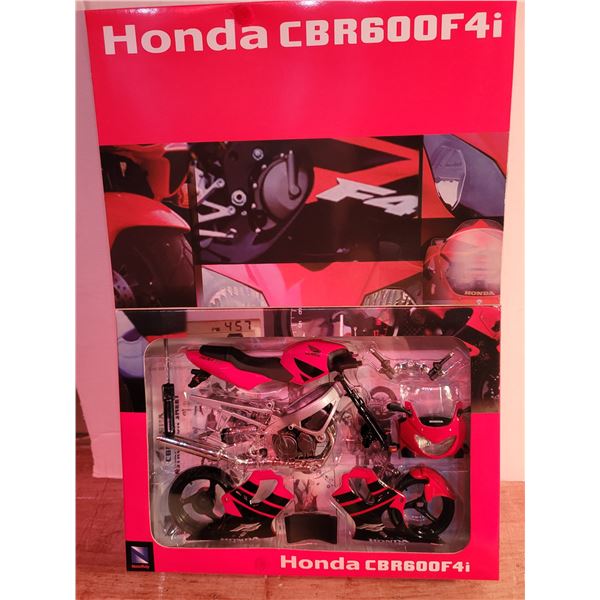 1:12 Honda CBR 600 F4i Die Cast model kit NIB