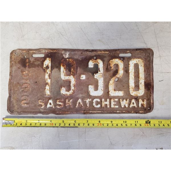1932 SASK LICENSE PLATE (UNIQUE SERIAL NUMBER) 19-320
