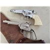 Image 2 : CAP GUNS W/ LEATHER HOLSTER