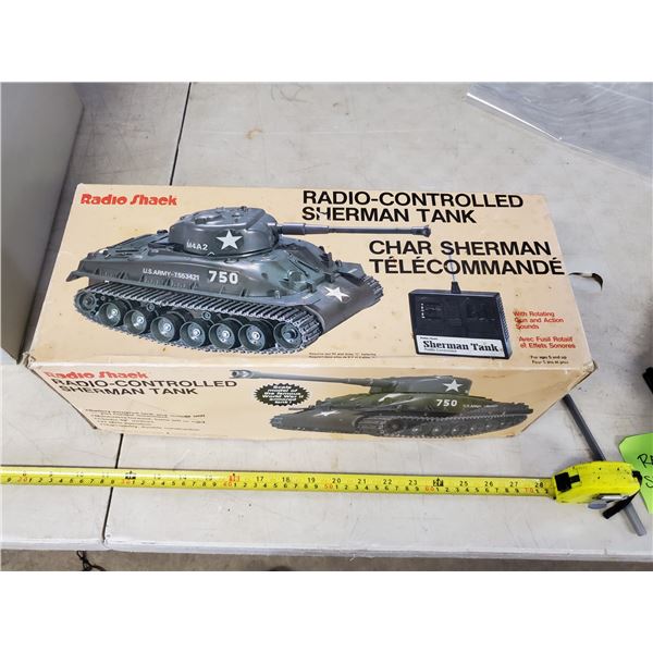 Sherman Tank Rocker Box RADIO-CONTROLLED SHERMAN TANK IN ORIGINAL RADIO SHACK BOX