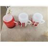 Image 2 : 3 FIRE KING MUGS