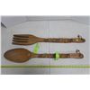 Image 2 : Wooden spoon and fork