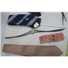 Image 3 : 9 tie tacks, 2 bolo's, 3 ties