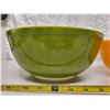 Image 2 : 2 Pyrex Yelow + Avocado