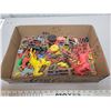 Image 1 : 1950's plastic cowboys and indians and army playset figurines