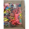 Image 4 : 1950's plastic cowboys and indians and army playset figurines