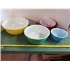 Image 2 : 1950's Mixing Bowl Set - Pyrex