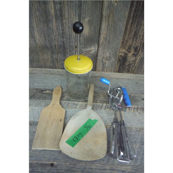 Kitchen tools, hand beater etc