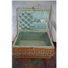 Image 2 : vintage sewing box