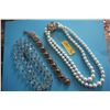 Image 1 : 3 pieces vintage jewellery