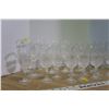 Image 3 : 23pc. Cut Glass Crystal Design Champaign Set