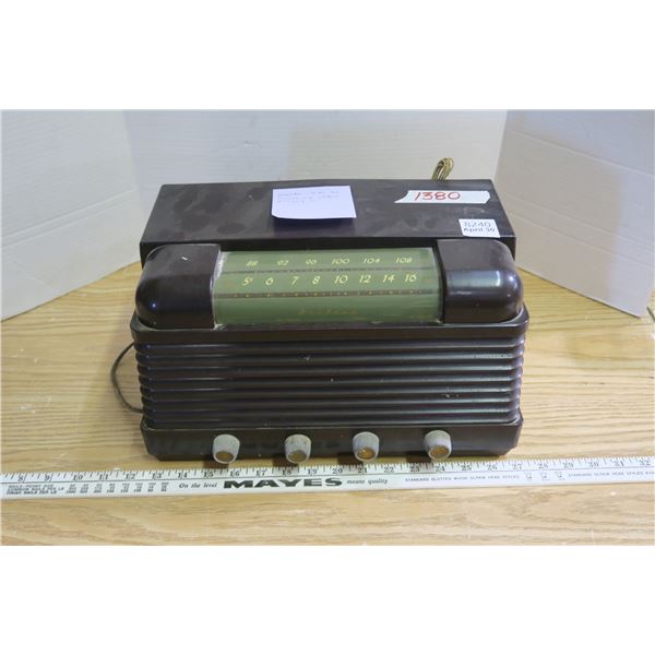 Wards Airline Tub Radio - Works after warming up