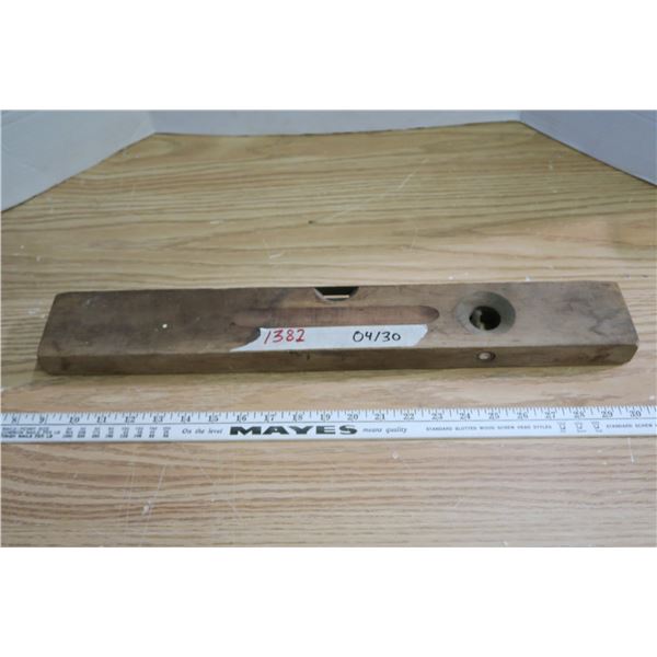 Antique Wooden Stanley Level - Made in Canada NO: 00