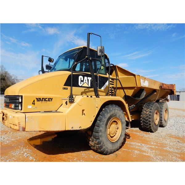 2012 CAT 725 Articulated Truck