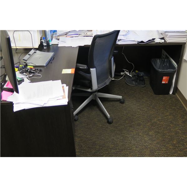 Wooden 'L' Shaped Desk 66"x78"x29"H w/ Rolling Chair & File Drawers (Contents not included)