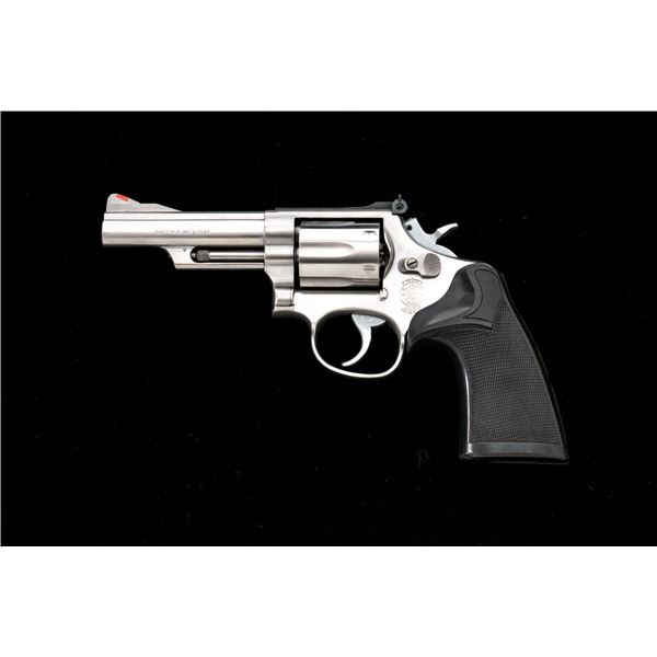 Smith & Wesson Model 66-2 Combat Magnum Double Action Revolver