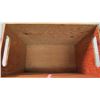 Image 3 : wooden crate