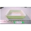 Image 1 : Pyrex lime green casserole dish