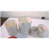 Image 3 : 4 piece canister set