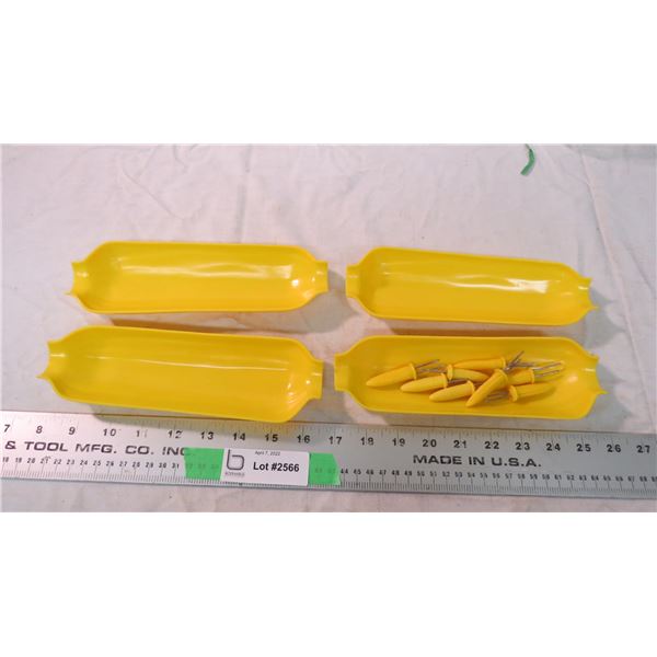 Corn on the cob trays with holders