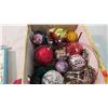 Image 3 : Mix lot Christmas bulbs + misc