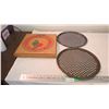 Image 1 : 2 watkins pizza pans in original box