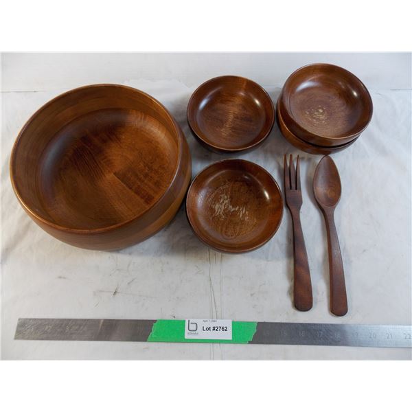 Large wooden salad bowl with fork and spoon + 4 serving bowls