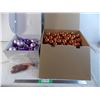 Image 1 : *Big Box of copper colored christmas bulbs + box of purple bulbs