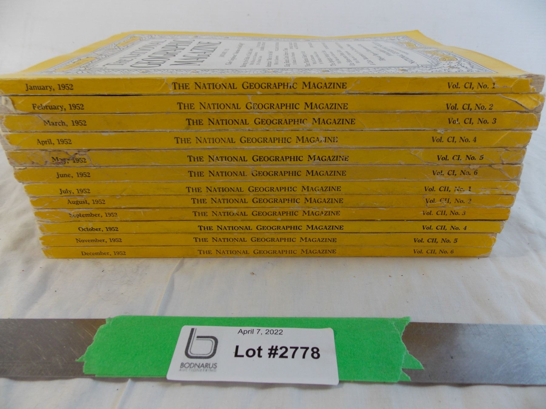 (12 issue set) 1952 National Geographics - Bodnarus Auctioneering