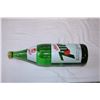 Image 3 : Vintage Diet 7UP bottle - FULL