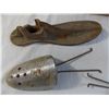 Image 2 : Box of metal shoe forms and metal shoe cobbler items