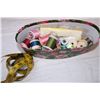 Image 2 : Box with threads and sewing items