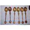 Image 2 : Queen Elizabeth and Canada Collectible Spoons