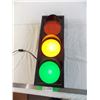 Image 2 : Miniature traffic light - partially working (yellow + green lights flicker, missing red bulb)