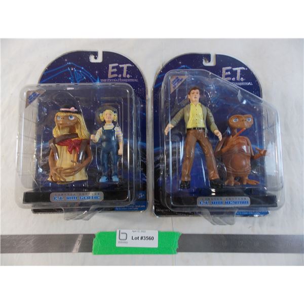 E.T Toys R US Exclusives - Gerdie + Keyman with ET