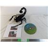Image 1 : Metal scorpion art piece + painted saw blade