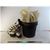 Image 1 : Winter boots (size 9) + small tarps + (3) flower planters