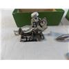 Image 2 : Singer Sewing machine Box + Parts