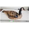 Image 5 : Wooden goose - 24" long - signed Tom Taber Hersey Kyle Sr.