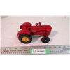 Image 2 : Lincoln 44 Massey-Harris Flared Fender tractor