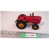 Image 2 : Lincoln 44 Massey-Harris Flared Fender tractor