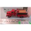 Image 2 : First Gear 1957 IH R-190 Fire truck - 1:32 in box