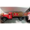 Image 2 : First Gear Farmall 1949 Stake Truck 1:34 with box
