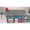 Image 2 : Tin Play house with accessories - 30" long