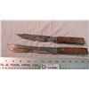 Image 1 : (2) Vintage wood handled knives